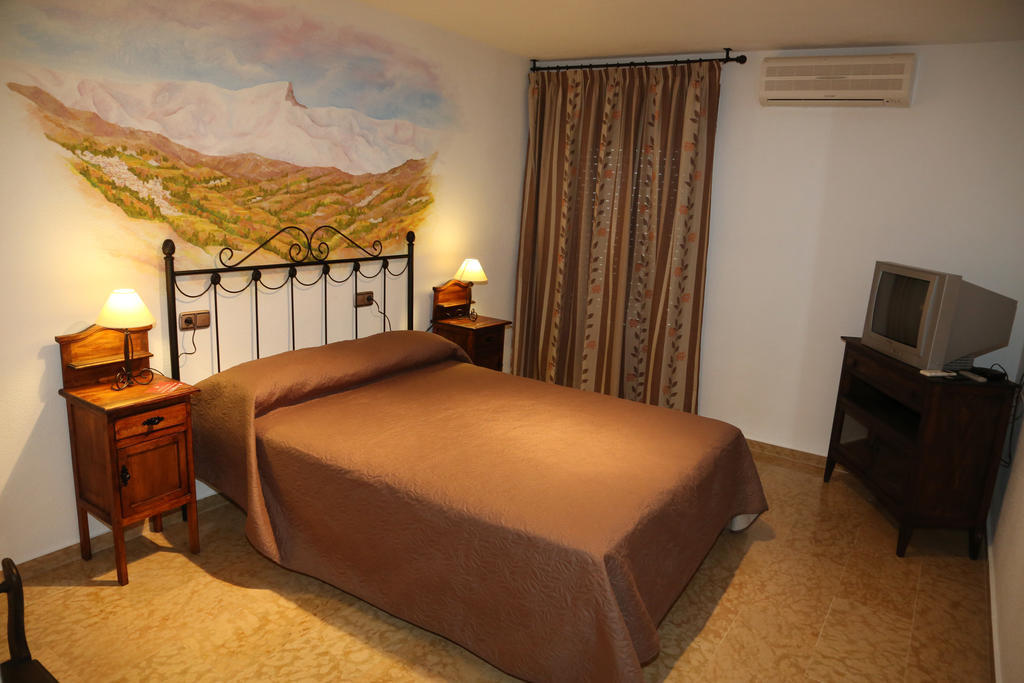 Hotel Puerta Nazari Орхива Екстериор снимка